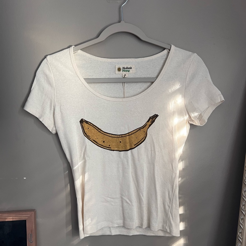 Banana Graphic Scoop Neck Tee